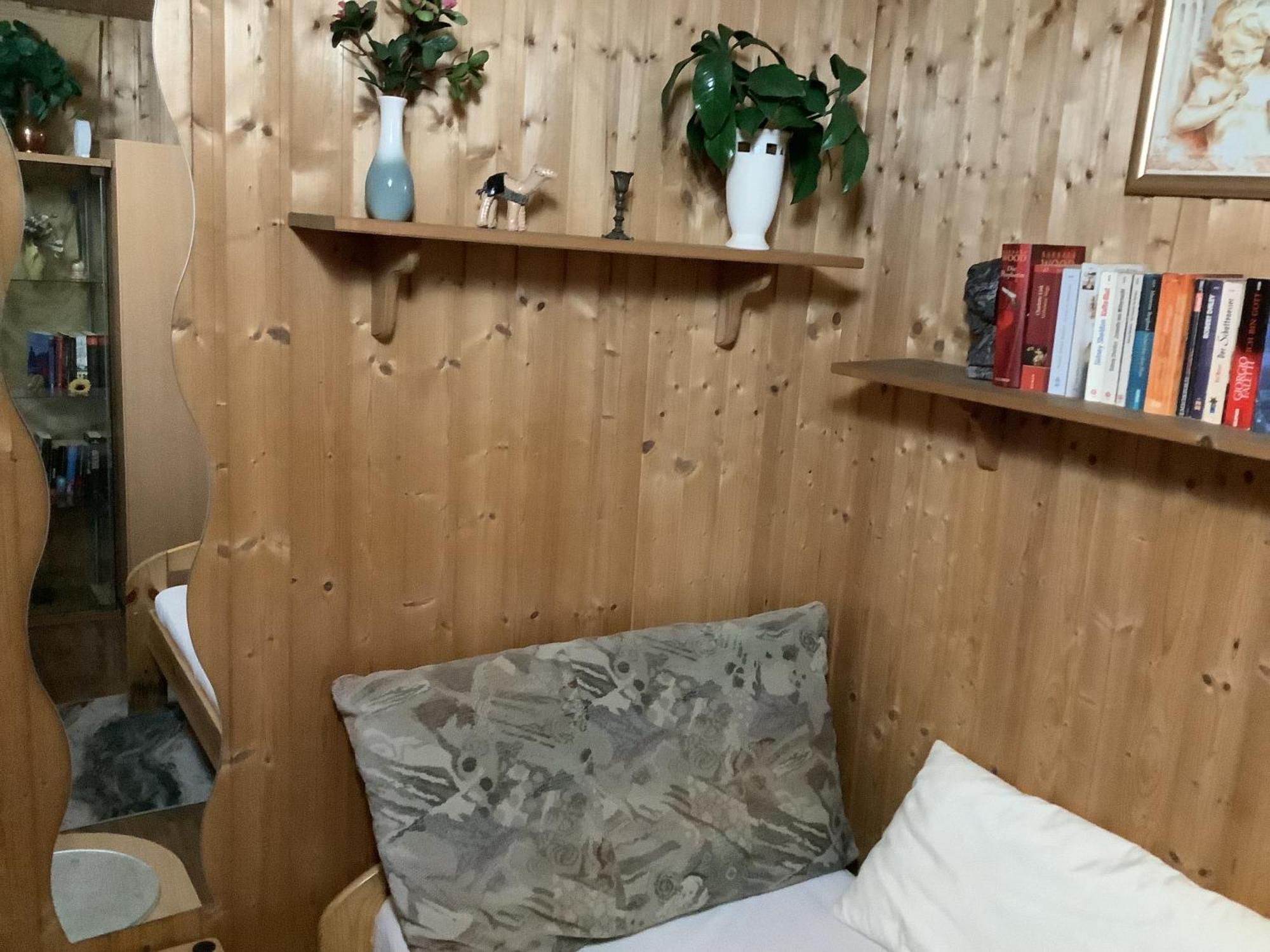 Schoenes Zimmer Im Seterant/Untergeschoss إسن المظهر الخارجي الصورة