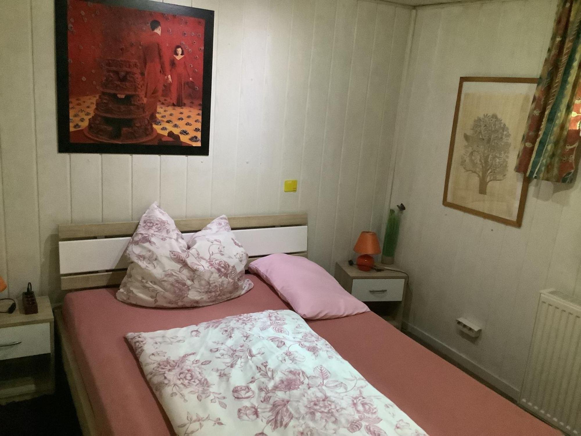 Schoenes Zimmer Im Seterant/Untergeschoss إسن المظهر الخارجي الصورة